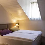 Alexandra Hotel